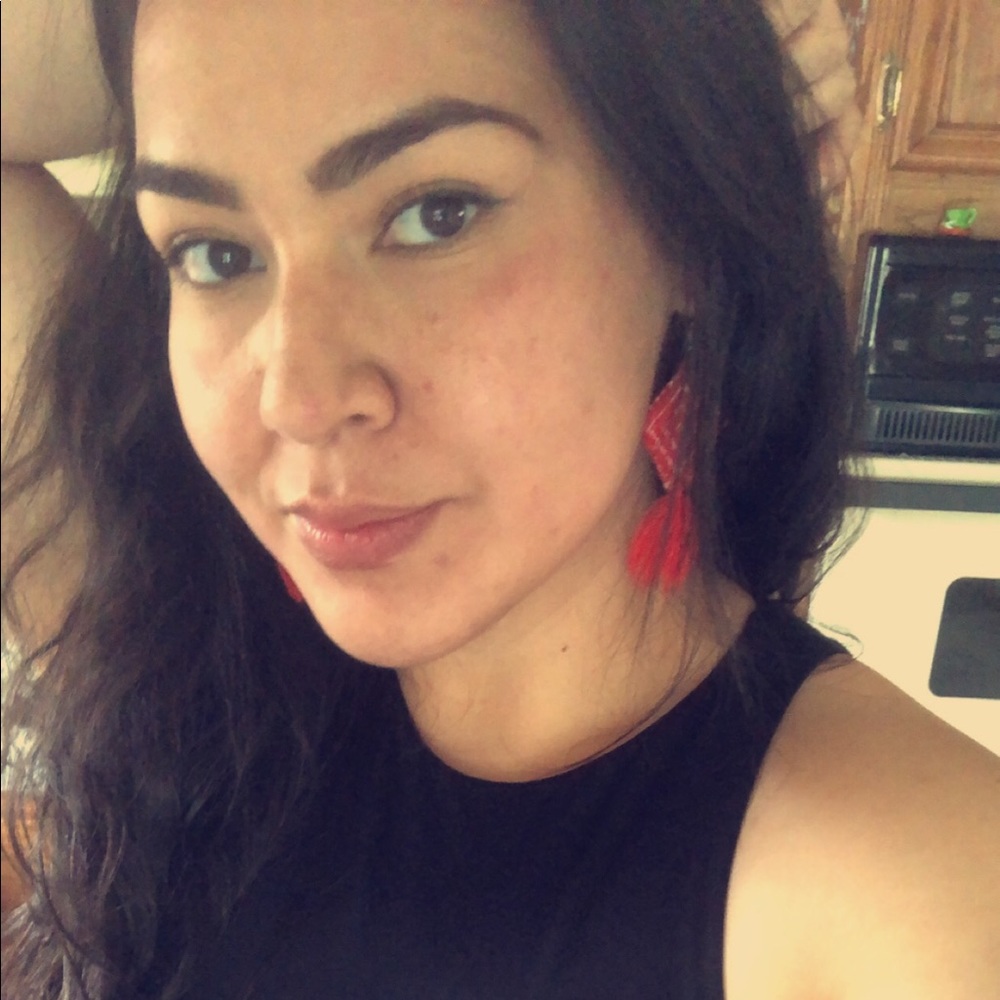 Meet your Posher, Tania